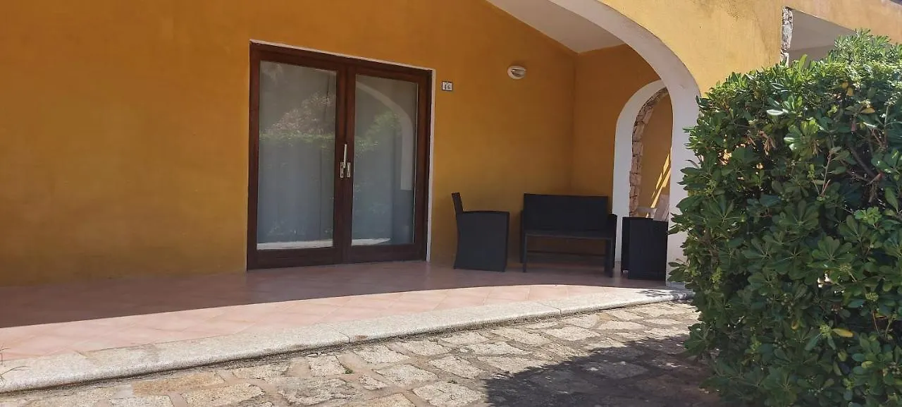 Aparthotel Domus Liscia Di Vacca 3*,