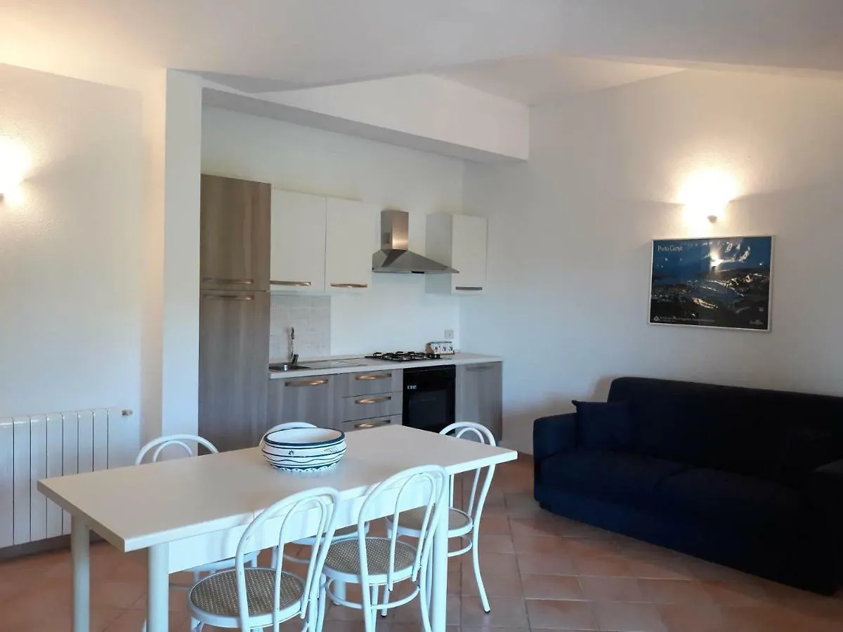 Aparthotel Domus Liscia Di Vacca